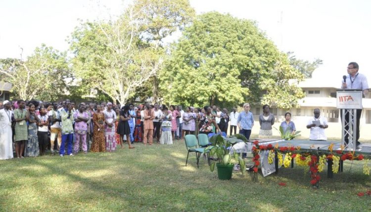 Bruce Coulman addressing staff and scientists during the town hall meeting in Ibadan.