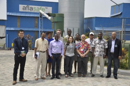Picture of USAID delegation visiting the aflasafe and BIP facilities in Ibadan, Nigeria with IITA staff.