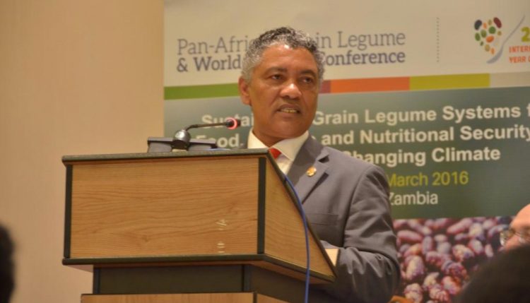 Picture of Zambia Minister of Agriculture Honorable Given Lubinda giving his keynote speech at the opening of the Joint Pan-African Grain Legume and World Cowpea Conference on 29 February at the AVANI Victoria Falls Resort in Livingstone, Zambia.