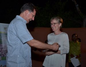 Picture of Dr Ylva Hillbur presenting the Achievement Award plaque to Dr Irv Widders during the recognition ceremonies at the conference’s Gala Dinner.