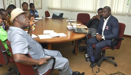Picture of IITA and JCU discuss possible areas of collaboration.