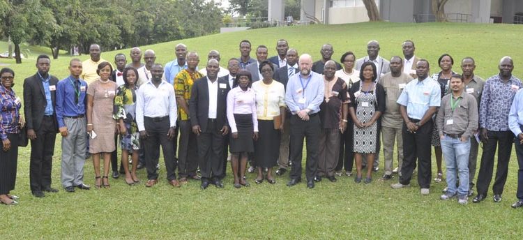Picture of participants to the Africa Yam Bean symposium.