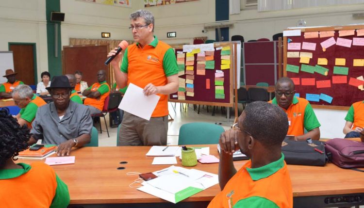 Picture of Lawrence Kent, Senior Officer from Bill & Melinda Gates Foundation, providing comments during the breakout session.