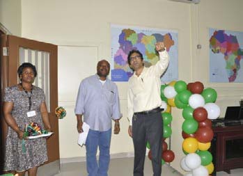 Picture of BASICS Project Director, Hemant Nitturkar (right) with IITA DG Nteranya Sanginga.