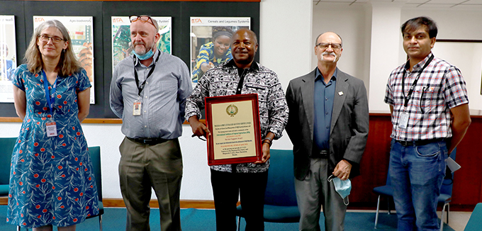 IITA receives Service Support Award from NAQS