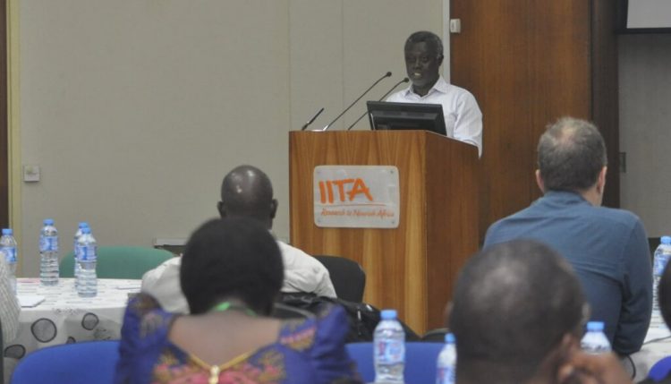 Robert Asiedu presents on IITA’s biotechnology and genetic improvement strategy