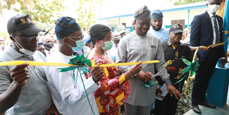 Governor Seyi Makinde commissioning the STEP Agribusiness Building.